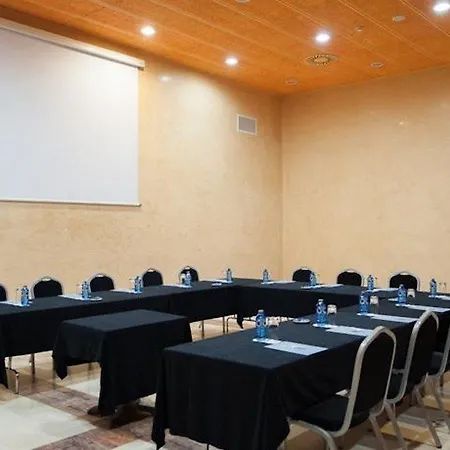 Tryp San Lazaro 4*